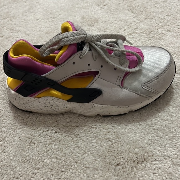 Nike Other - Nike kids sneakers EUC wore couple time like new size 1Y